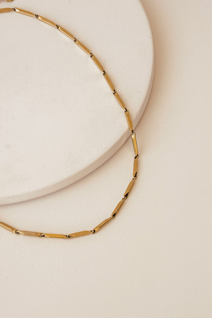 Alma Necklace